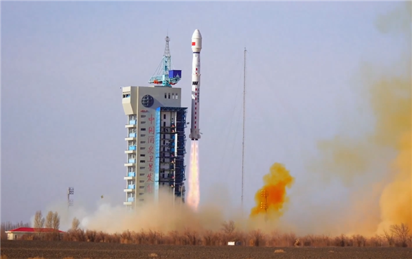 长征火箭创一日三发新纪录!我国成功发射通信技术试验卫星二十二号