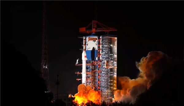 长征火箭创一日三发新纪录!我国成功发射通信技术试验卫星二十二号